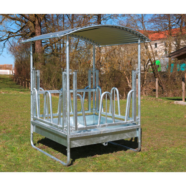 Hranaté prikrmovacie zariadenie pre dobytok a kone 1,5 × 1,5 × 2,4 m